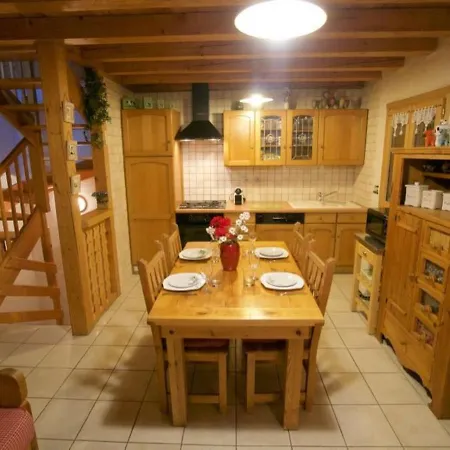 Confortable Avec Sauna, Wi-fi Et Parking Privé - Fr-1-671-21 Chalet *