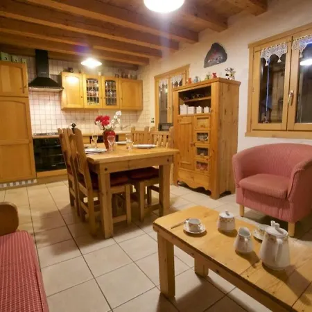 Confortable Avec Sauna, Wi-fi Et Parking Privé - Fr-1-671-21 Les Gets