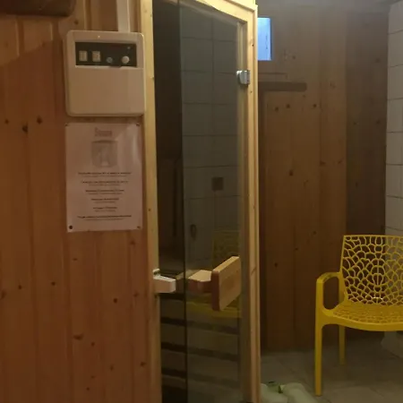 Confortable Avec Sauna, Wi-fi Et Parking Privé - Fr-1-671-21 Chalet